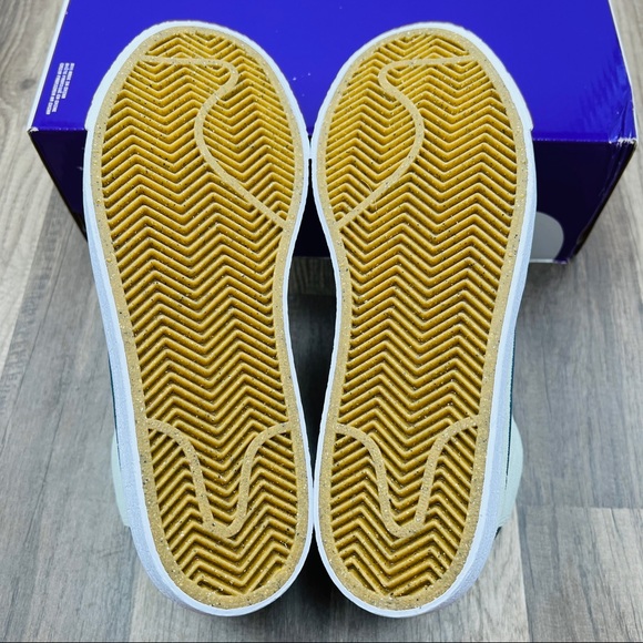 Nike SB Zoom Blazer Mid - Picture 4 of 9